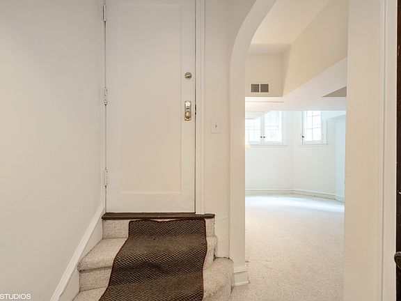 3rd image of 1529 W Estes Ave APT G