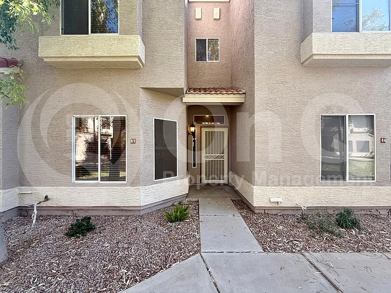500 N Roosevelt Ave #87 — Photo 19