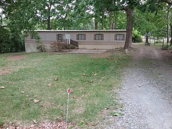 Large Yard and driveway