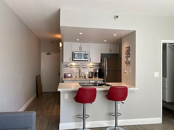 5th image of 201 Harrison St APT 502