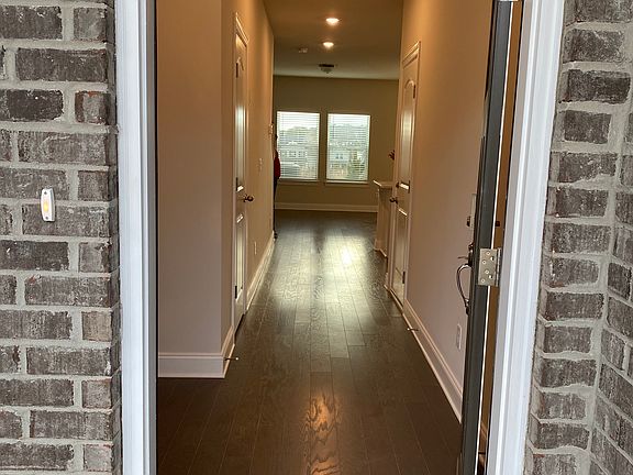 3rd image of 365 Coleman Ct