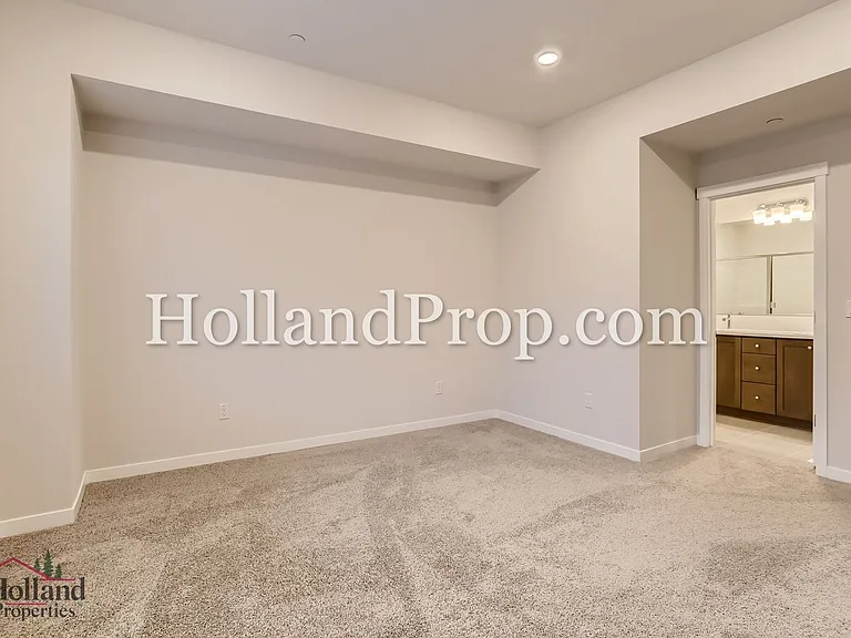 15974 NW Hosmer Ln — Photo 16