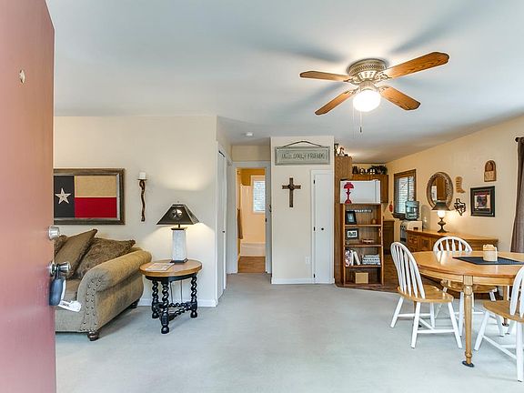 5th image of 15804 Oak Dr