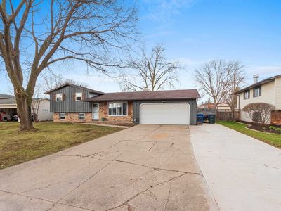 1156 Sharie Ln, Green Bay, WI, 54304