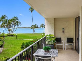 100 Oakmont Ln APT 203, Belleair, FL 33756