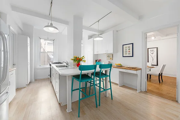 Sold by Douglas Elliman | media 24