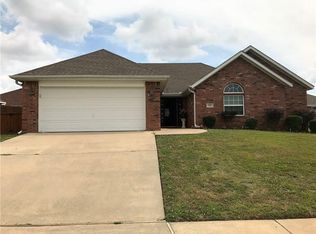 369 Hunter Allen Dr, Springdale, AR 72764