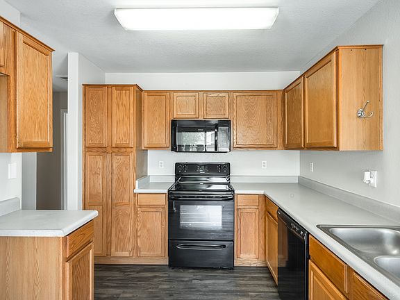 2nd image of 518 S 88th St