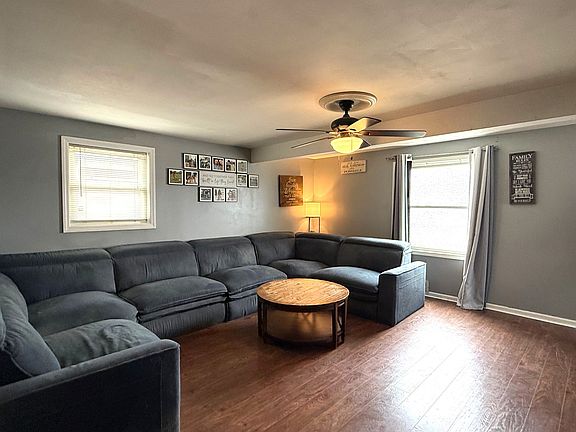 4th image of 3125 Sterrettania Rd