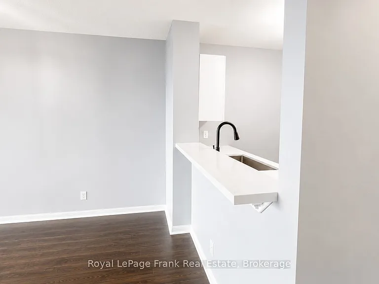 1 Lee Centre Dr #1002 — Photo 16