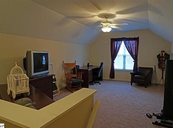 4th image of 353 Winding Oak Dr