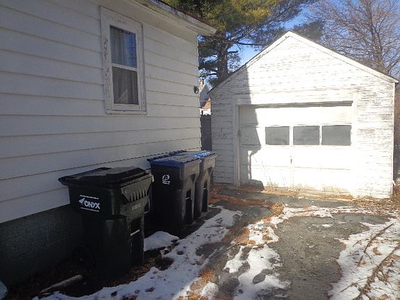 4th image of 612 Bluff St