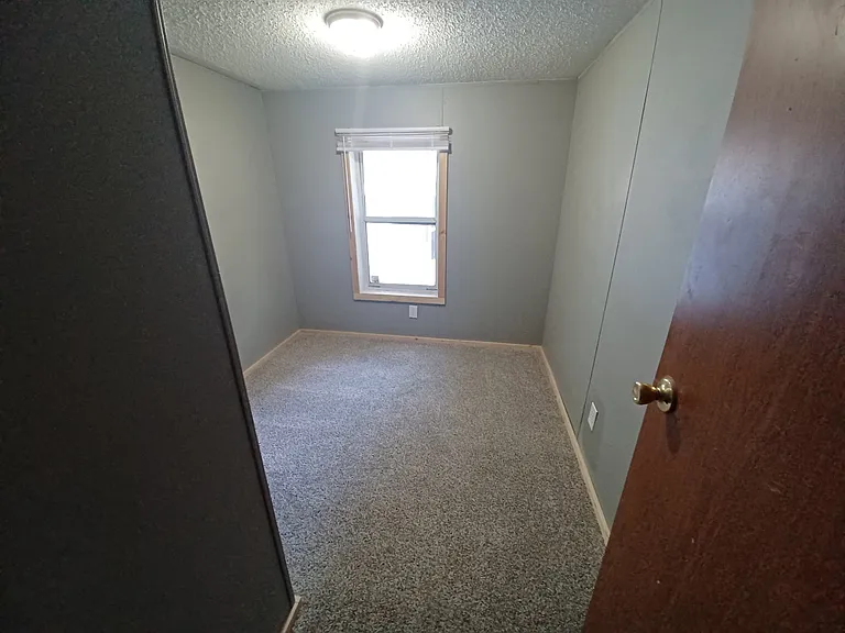 11 Spruce Grove Mob Home Park — Photo 3