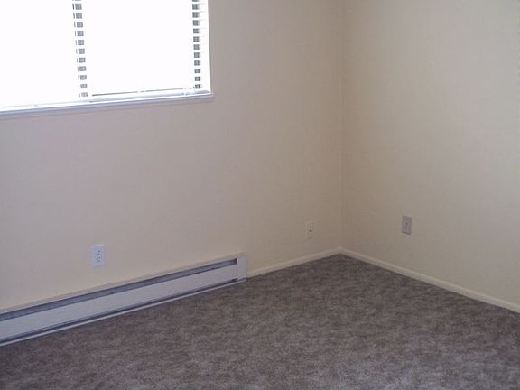 3rd image of 427 W Bellwood Dr APT 17