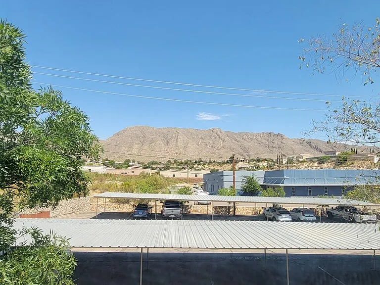 500 Thunderbird Dr #116 — Photo 5