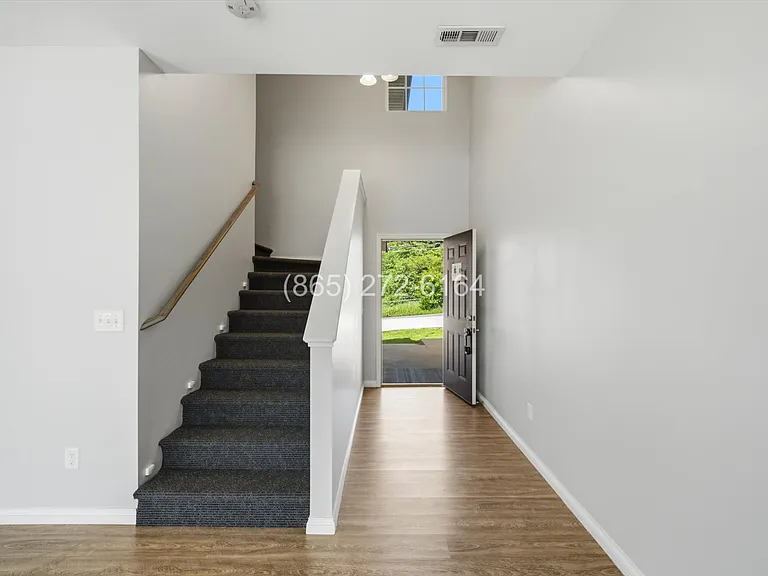 4807 Fennel Rd NE — Photo 3
