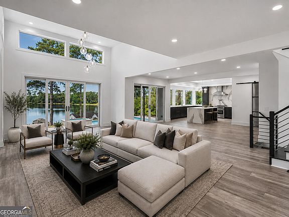 5th image of 3258 S Bay Dr