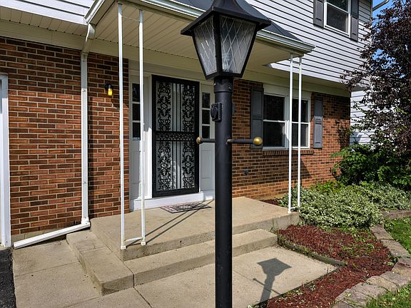 3rd image of 3230 Valleywood Dr