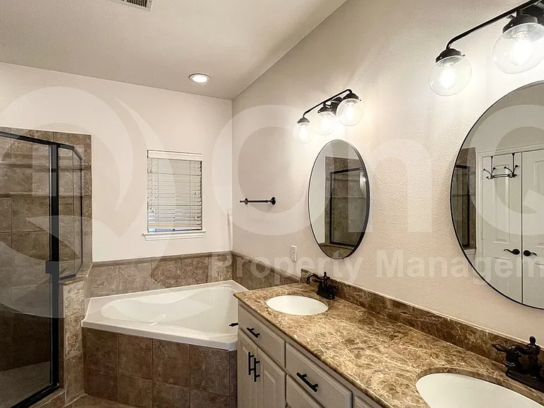2209 Kirby St — Photo 15