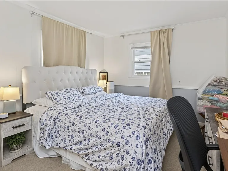 1399 Creek St — Photo 37