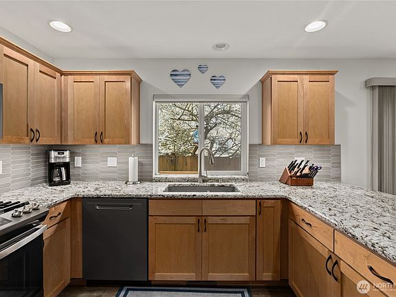 5th image of 3421 159th Street SW #A