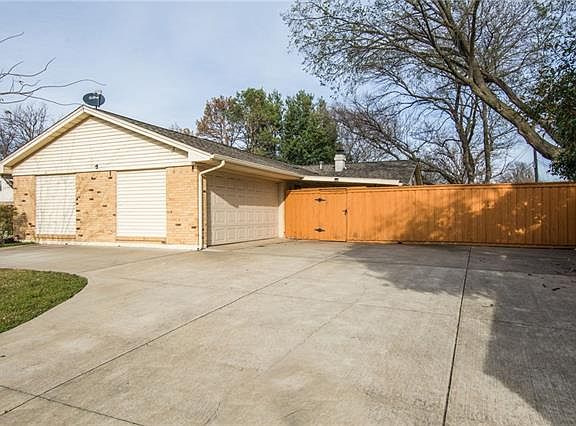4th image of 443 Malden Dr
