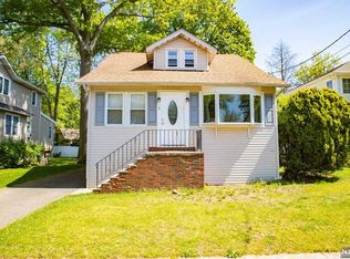 11 Lindley Ave, Tenafly, NJ 07670