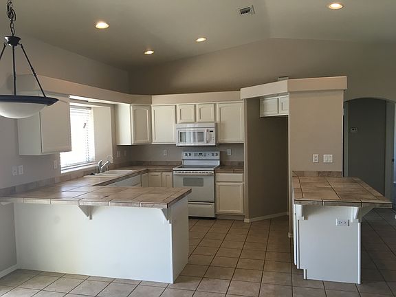 3rd image of 1425 Nautilus Dr