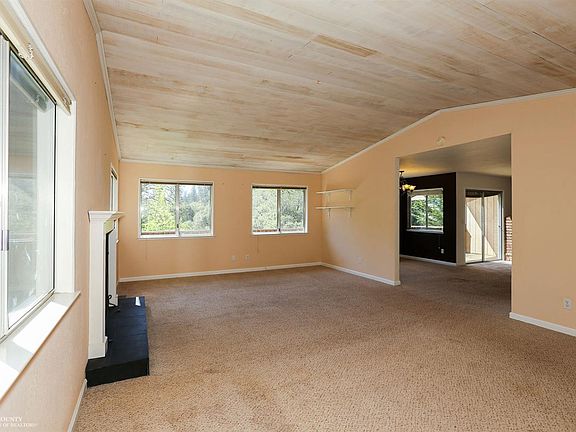 3rd image of 15605 Lorie Dr