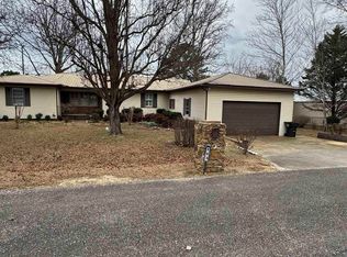 303 Auburn St, Centre, AL 35960