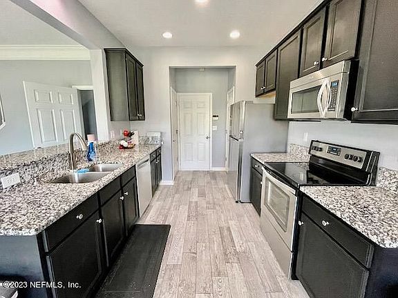 5th image of 6319 Autumn Berry Cir