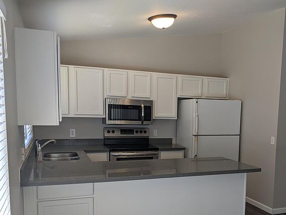 2nd image of 412 N Los Feliz Dr
