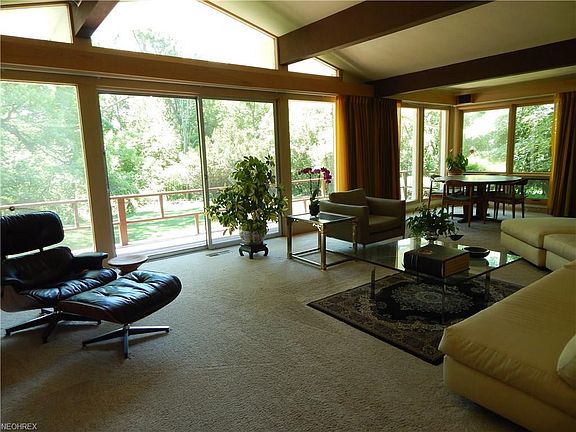 5th image of 4234 Oakcrest Dr