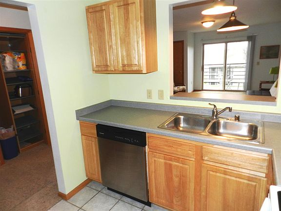 5th image of 102 Prairie Heights Dr APT 110