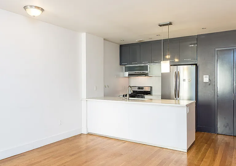 387 Franklin Ave #303 — Photo 1