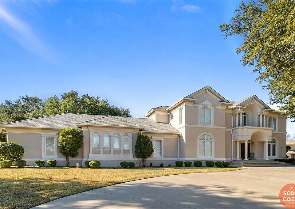 1st image of 4007 Forest Hill Dr