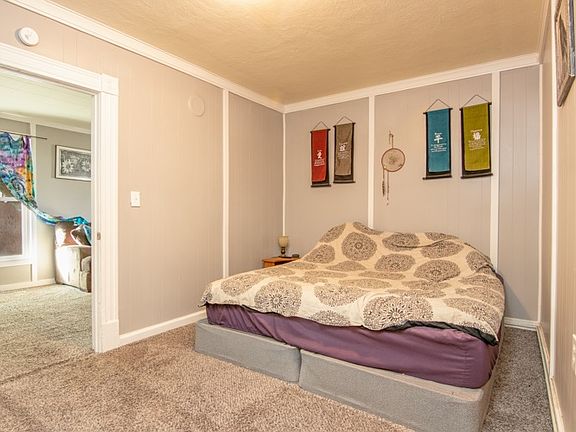 4th image of 1421 W Shannon Ave