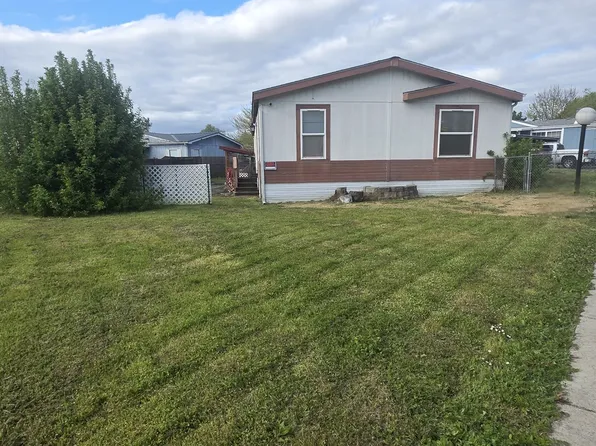 166 Olivia Ln, Roseburg, OR 97470