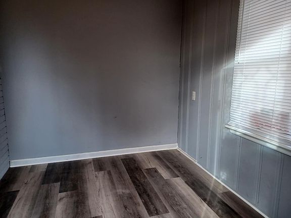 3rd image of 2841 Larose Ave