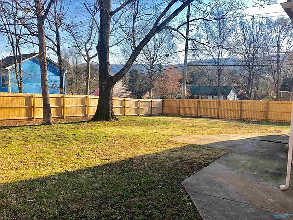5th image of 707 Shirley Ct SE
