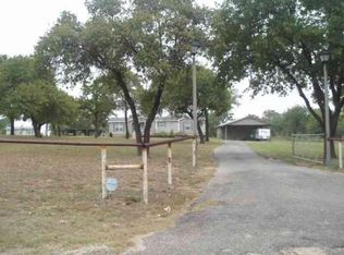 1670 W Stevens Rd, Somerset, TX 78069
