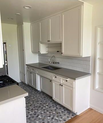 4th image of 923 2nd St #A