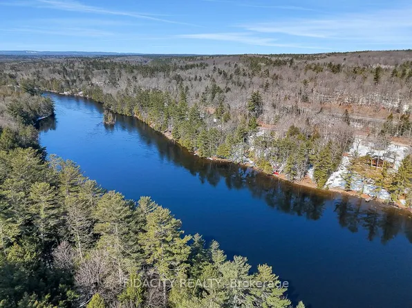 186 Fleming Dr, Greater Madawaska, ON K0J 1G0