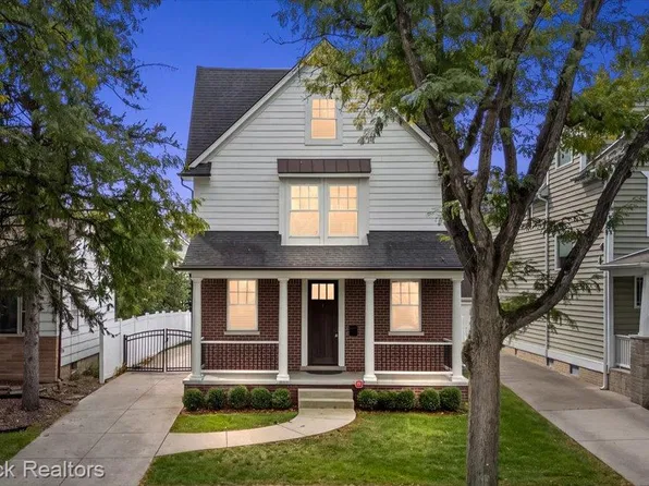 1222 Davis Ave, Birmingham, MI 48009
