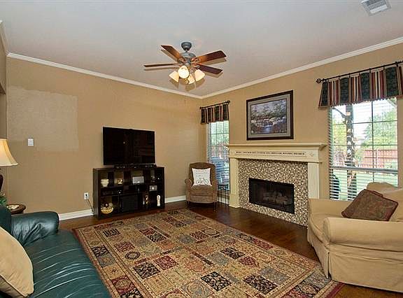 4th image of 705 Glen Hollow Dr