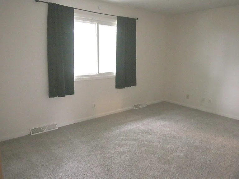 1414 Willow Ave — Photo 8
