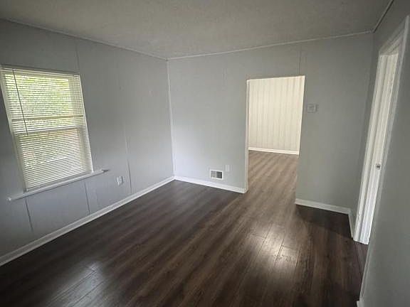 4th image of 1243 Simmons Ave