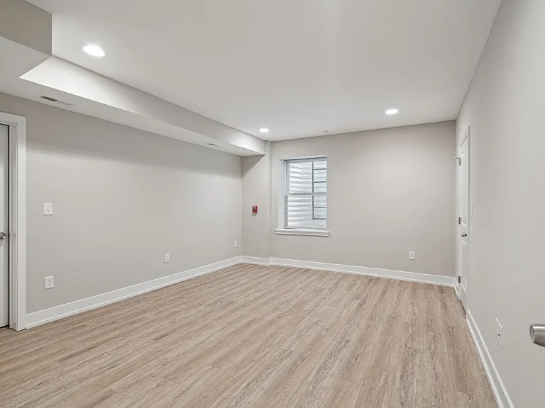2612 Annin St #2 — Photo 16