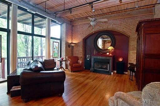 2nd image of 1750 N Wolcott Ave APT 105