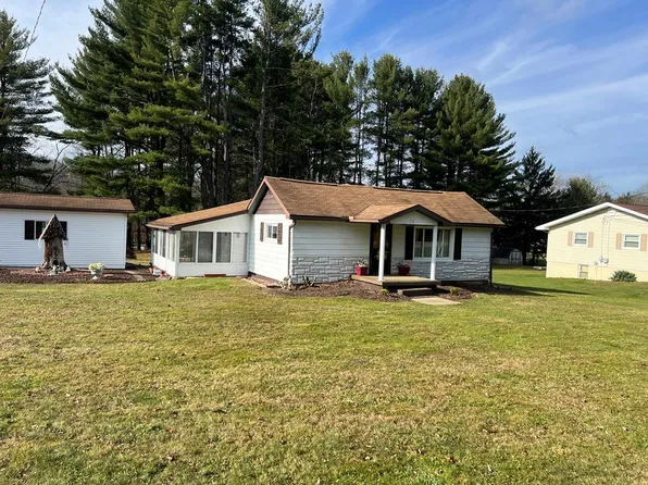 712 Congress Hill Rd, Franklin, PA 16323